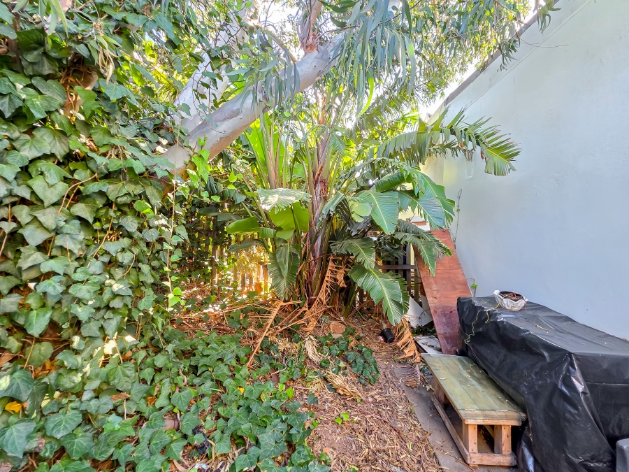 2 Bedroom Property for Sale in Zonnebloem Western Cape
